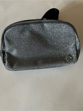 New Lululemon athletica Silver Metallic Everywhere Belt